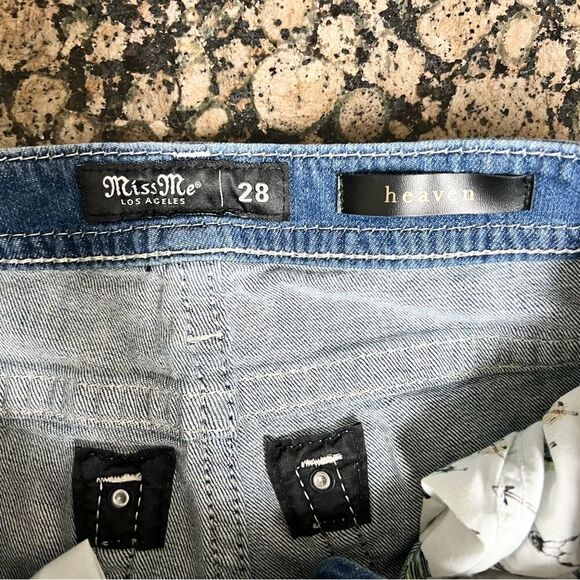 Miss Me Jeans Heaven High Rise Slim Straight Leg Womens Size 28 Distressed - Picture 5 of 7